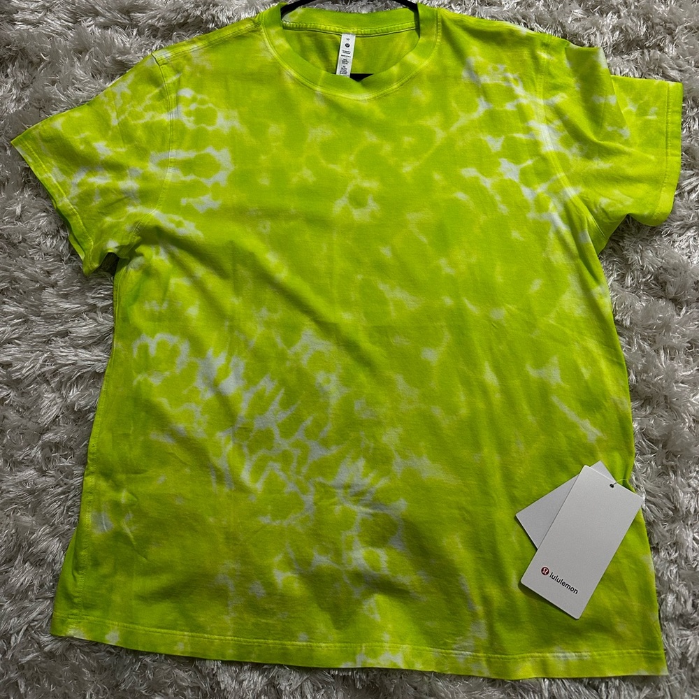 Lululemon Tee